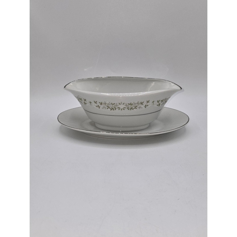 Berkeley House June Bride 6150 Gravy Boat With Underplate Fine China